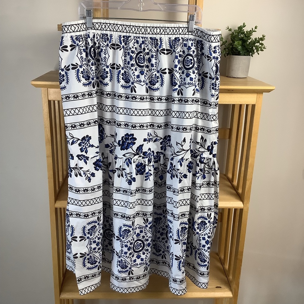 2/$40 LANE BRYANT 18-20 PLUS FIT Maxi Skirt White, Blues, & Black
